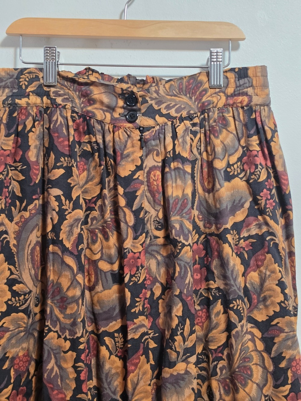 Vintage Floral Midi Skirt - Picture 7 of 8